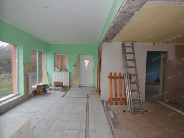 Eladó ház Bábolna 244 nm