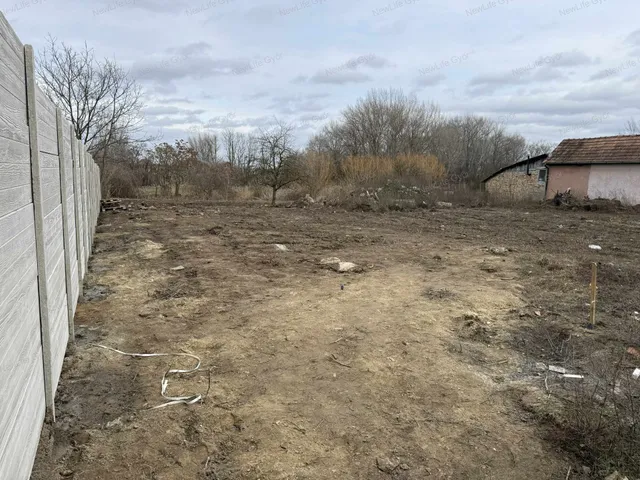 Eladó telek Pér, Rákóczi 2086 nm