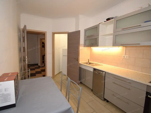 Eladó lakás Győr 82 nm