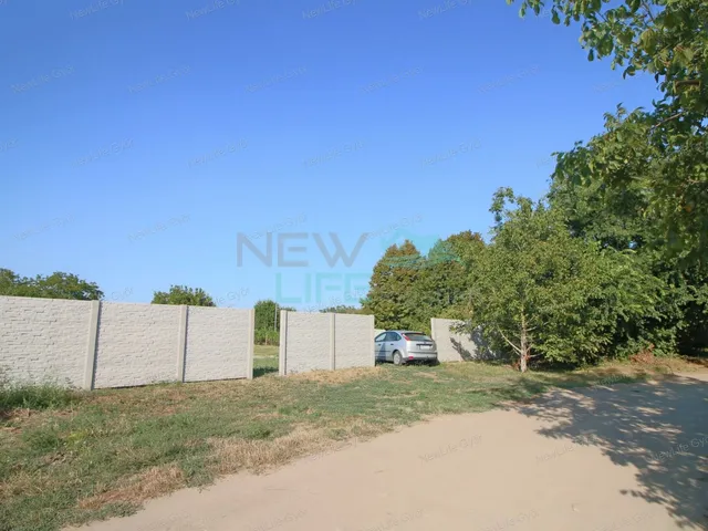 Eladó mezőgazdasági ingatlan Győr 1063 nm