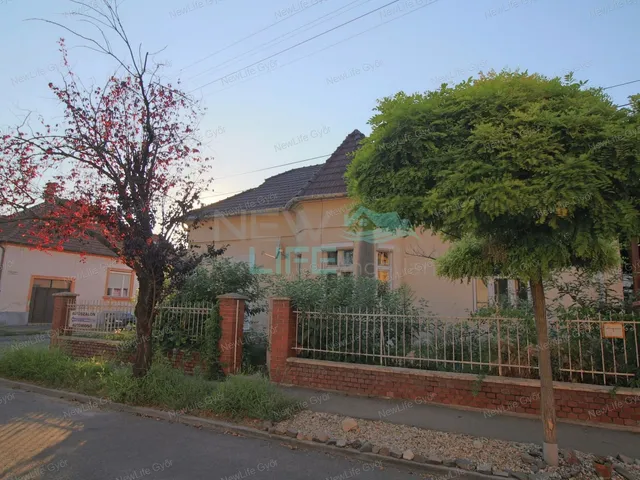 Eladó ház Győr, Gyárváros 170 nm