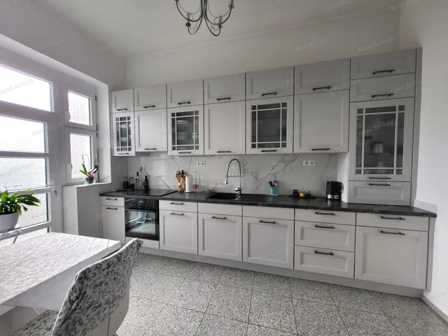 Eladó lakás Győr, Belváros 122 nm