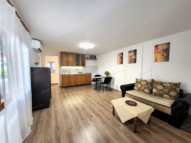 Eladó ház Győr, Győrszentiván 52 nm