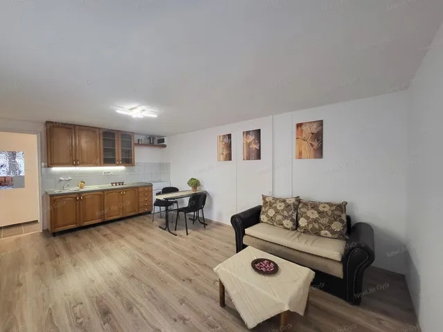 Eladó üdülő és hétvégi ház Győr, Győrszentiván 52 nm