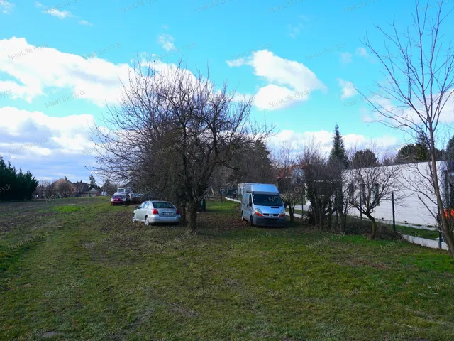 Eladó telek Győrújbarát 800 nm