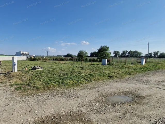 Eladó telek Vámosszabadi 608 nm