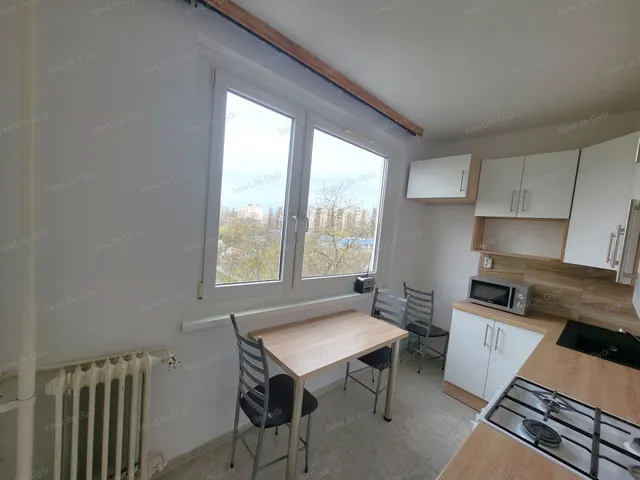 Eladó lakás Győr, Adyváros 53 nm