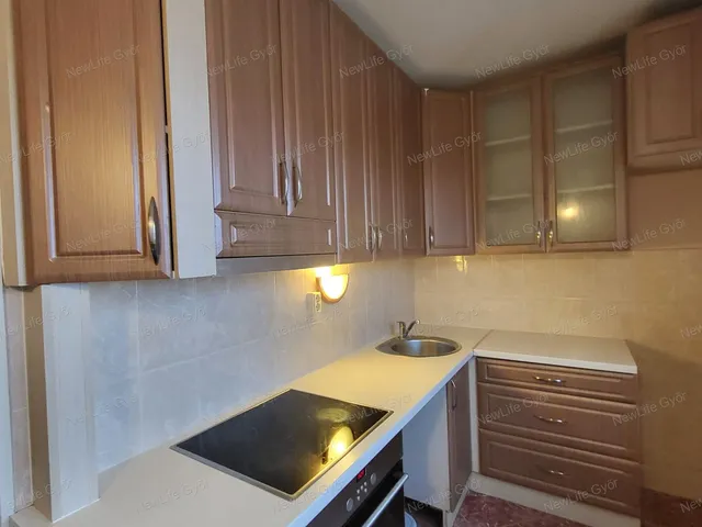 Eladó lakás Győr, Nádorváros 62 nm