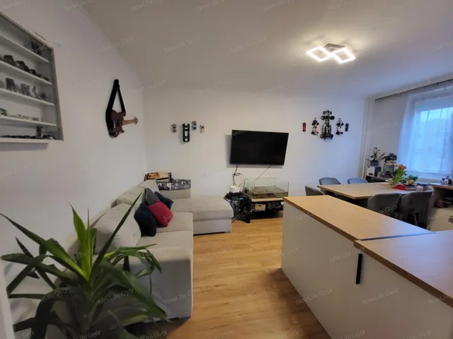 Eladó lakás Győr, Adyváros 53 nm