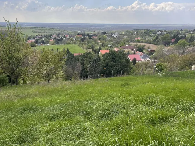 Eladó telek Győrújbarát 1100 nm