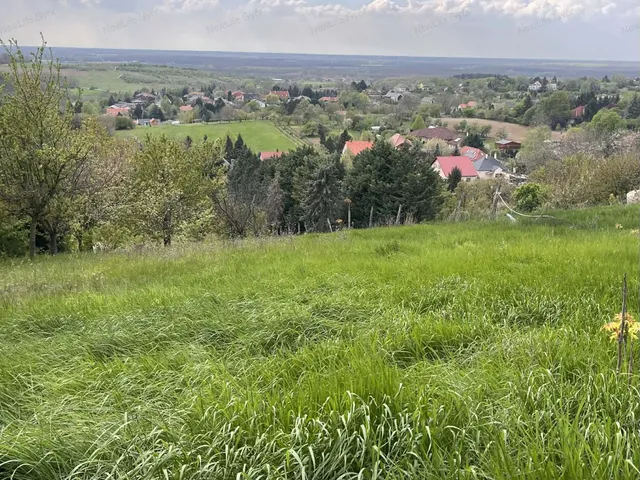 Eladó telek Győrújbarát 1100 nm