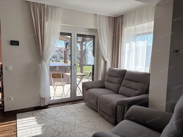 Eladó ház Pér 86 nm