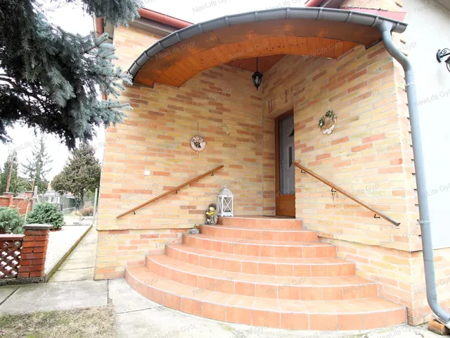 Eladó ház Győr, Kisbácsa 144 nm