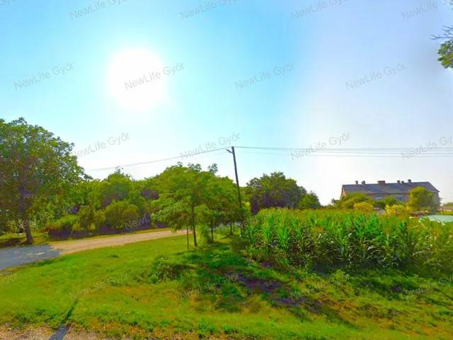 Eladó ház Bőny 230 nm