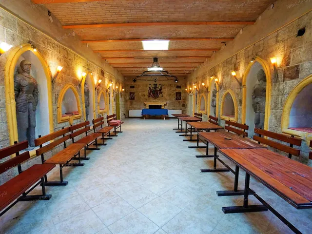 Eladó ház Győr, Győrszentiván 430 nm