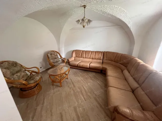 Kiadó ház Győr, Sziget 70 nm