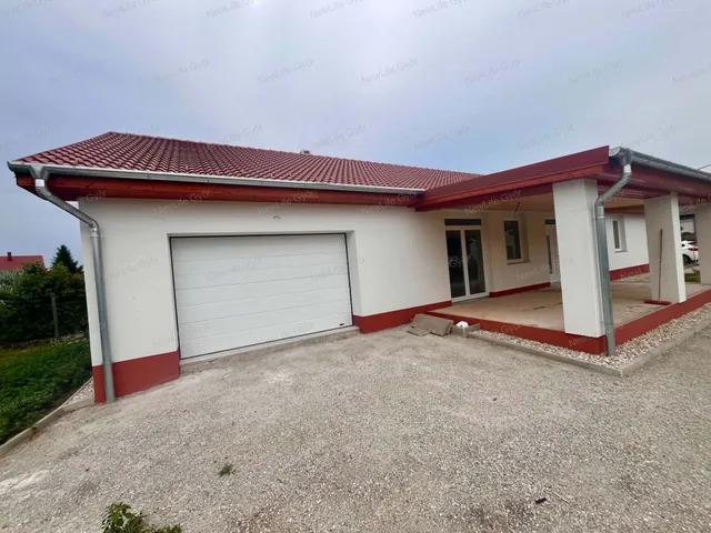 Eladó ház Veszkény 184 nm
