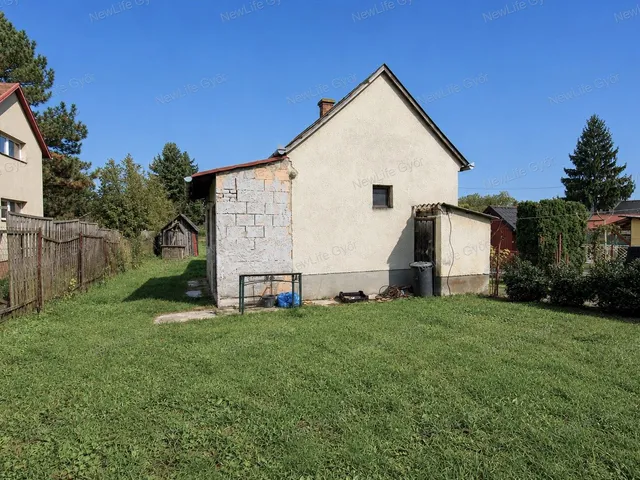 Eladó mezőgazdasági ingatlan Tét 30 nm