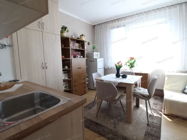 Eladó lakás Mosonmagyaróvár, Városközpont 35 nm