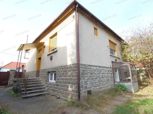 Eladó ház Sárvár 200 nm