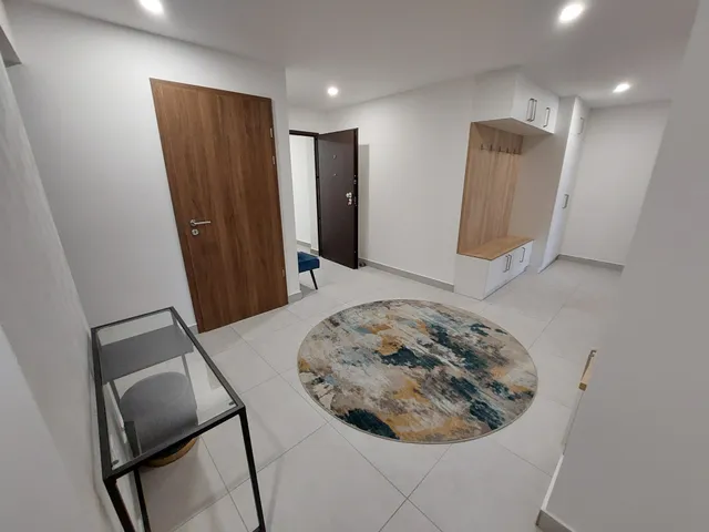 Kiadó lakás Székesfehérvár, Belváros, Vörösmarty tér 12. 134 nm