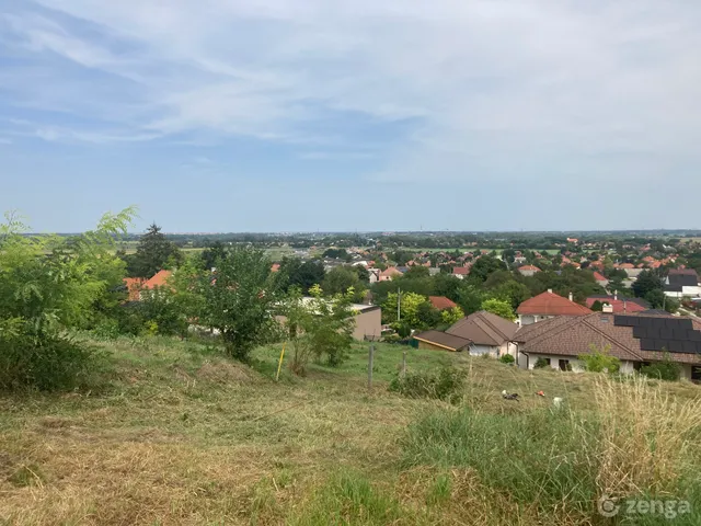 Eladó telek Győrújbarát, Kert utca 806 nm