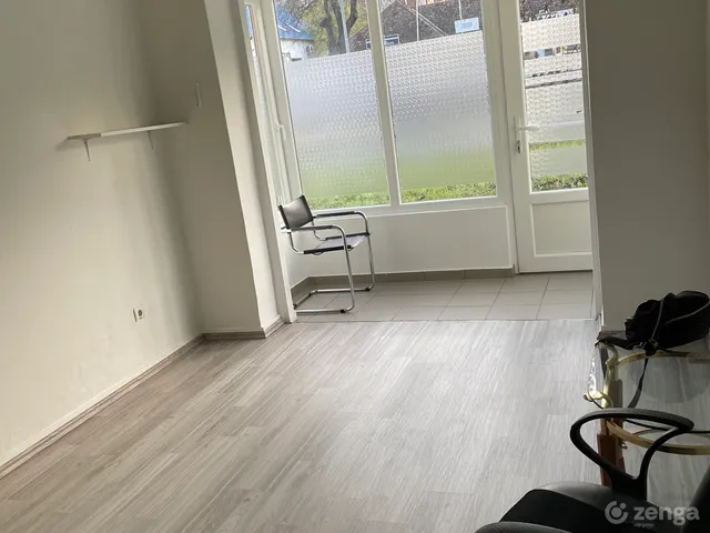 Eladó kereskedelmi és ipari ingatlan Budapest XVII. kerület, Rákoskeresztúr 20 nm
