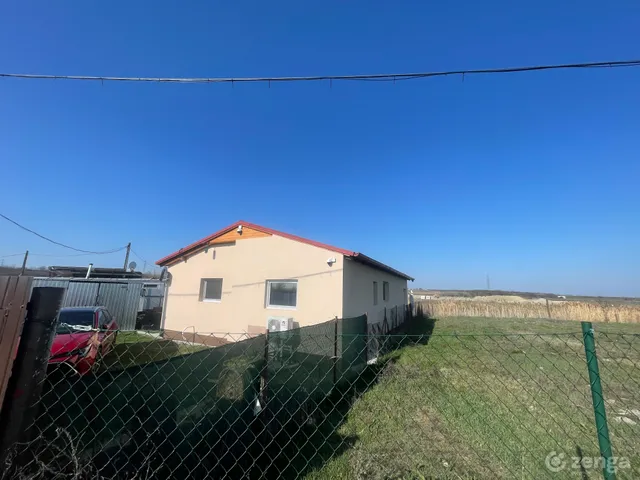 Eladó üdülő és hétvégi ház Ercsi, Savanyúrét 60 nm