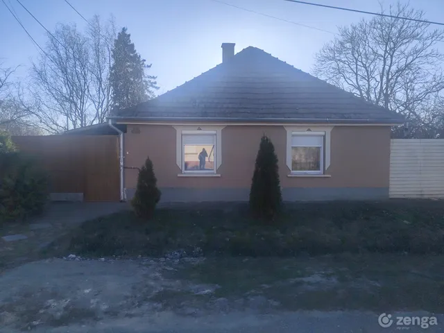 Eladó ház Cegléd 73 nm