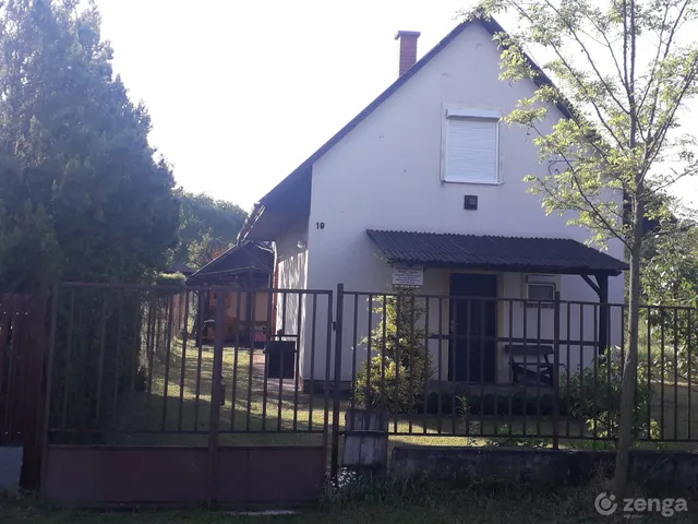 Eladó üdülő és hétvégi ház Tápiószentmárton 58 nm