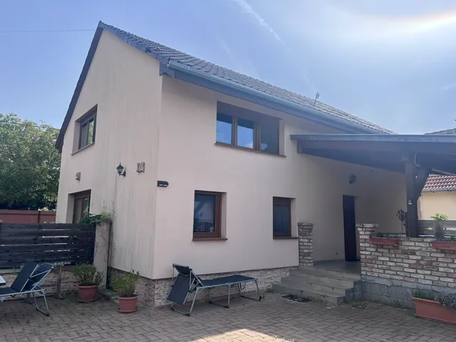 Eladó ház Szada 220 nm