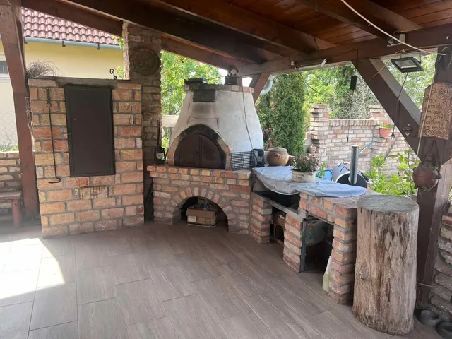 Eladó ház Szada 220 nm