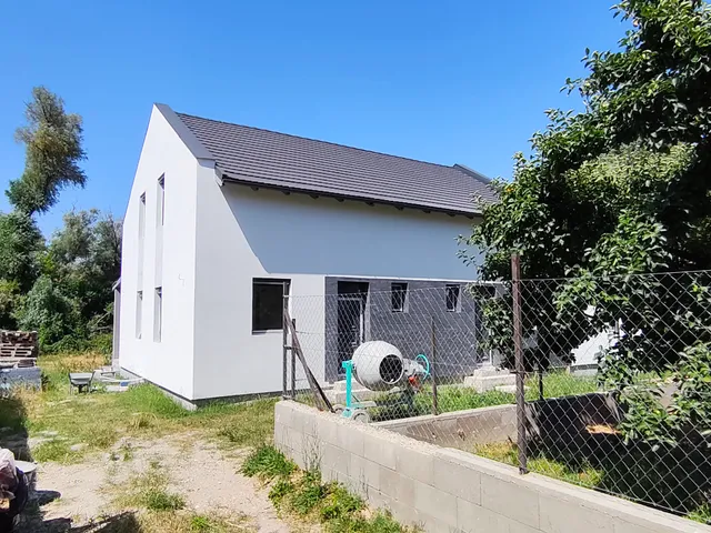 Eladó ház Pécel 101 nm