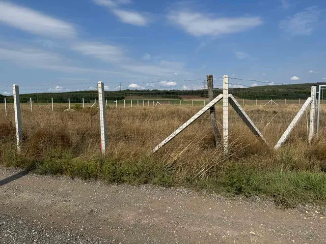 Eladó telek Fót 3000 nm