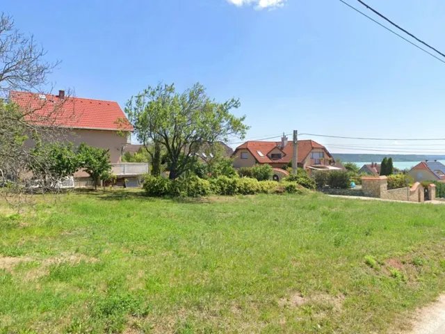 Eladó telek Balatonalmádi 939 nm