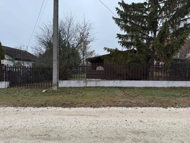 Eladó telek Fót, Fótfürdő 560 nm