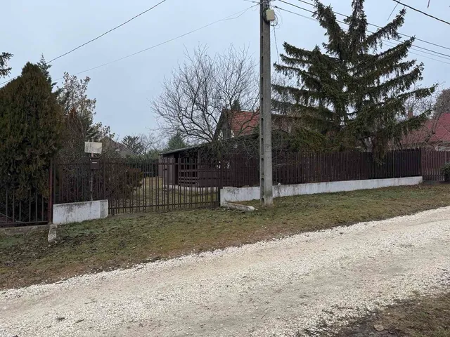 Eladó telek Fót, Fótfürdő 560 nm