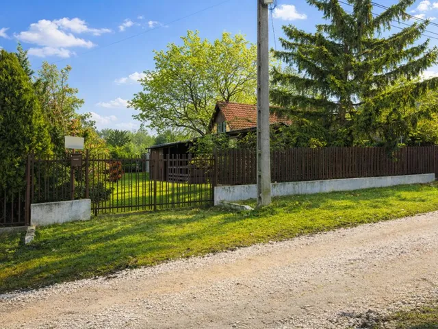 Eladó telek Fót, Fótfürdő 560 nm