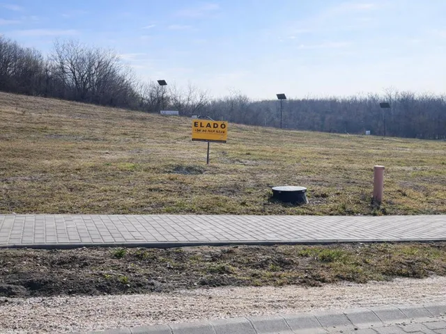 Eladó telek Fót 1080 nm