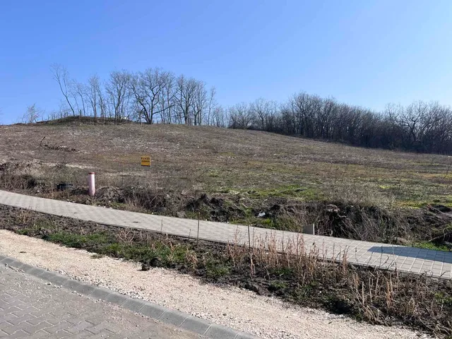 Eladó telek Fót 1080 nm