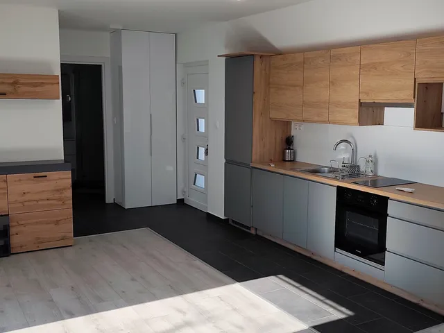 Eladó lakás Balatonkenese 40 nm