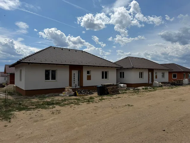 Eladó ház Csörög, Petőfi 100 nm