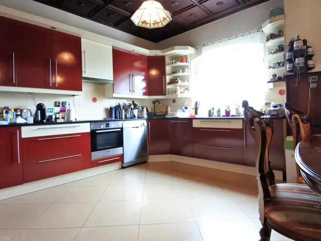 Eladó ház Budapest XIV. kerület, Alsórákos, Komáromi út  300 nm