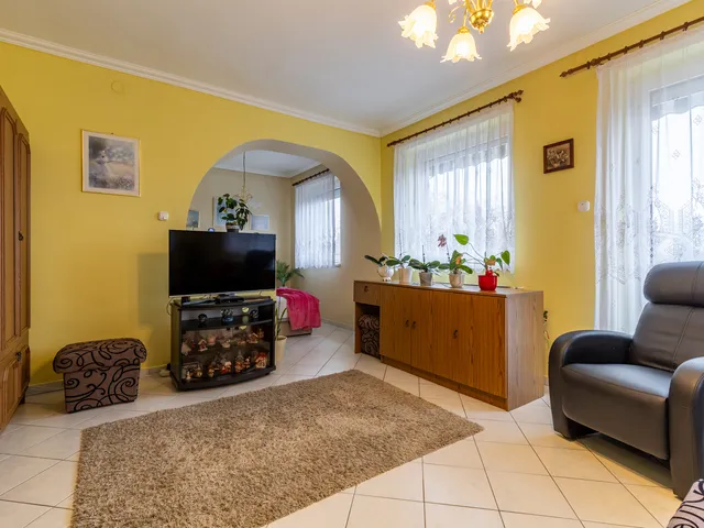 Eladó lakás Budapest XVII. kerület, Rákoscsaba-Újtelep, Eresz utca 111 nm