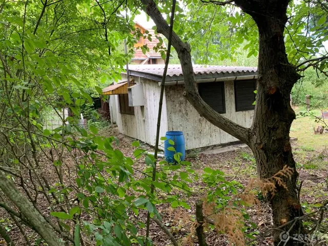 Eladó üdülő és hétvégi ház Balatonfűzfő, Mámatető 30 nm