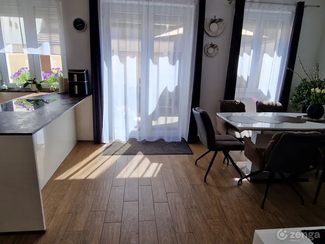 Eladó ház Vác, Burgundia 177 nm