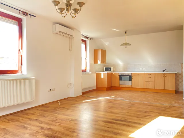 Kiadó lakás Budapest XV. kerület, Adria utca 75 nm