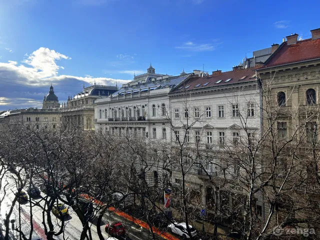 Eladó lakás Budapest VI. kerület, Nagykörúton belüli terület 90 nm