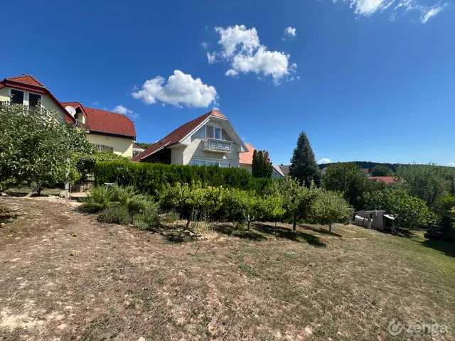 Eladó ház Vonyarcvashegy, Meredély, Utca 4. 200 nm