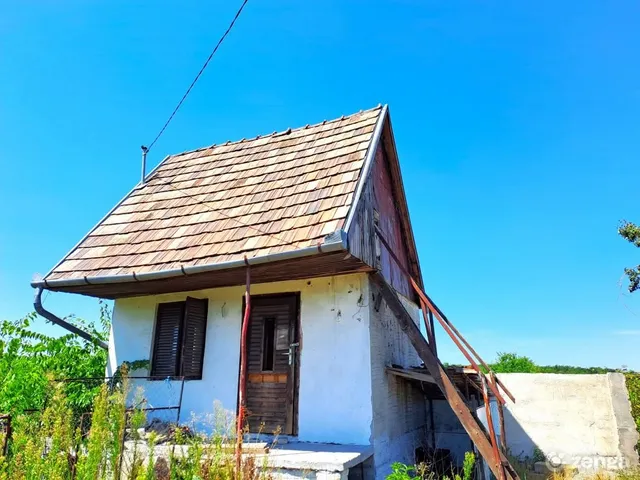 Eladó telek Tápiószőlős 3676 nm